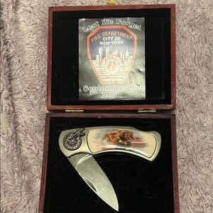 911 Memorials Commemorative Folding Knife with Fire Department Design